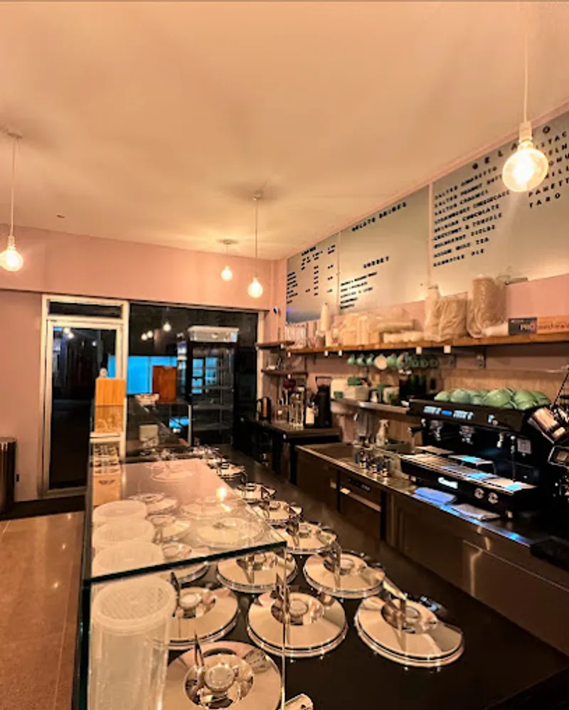 Loungelato Coffee Shop and Artisan Gelateria