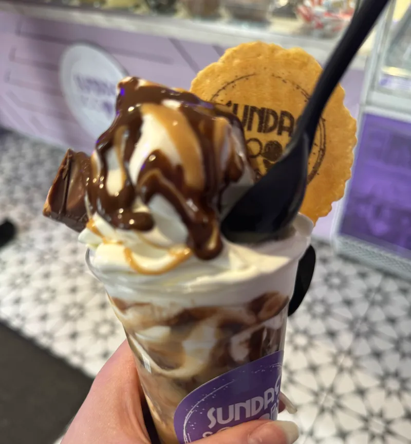 Sundae Scoops